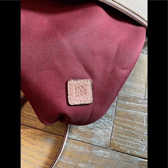 Live Love Loft Two Tone Envelope Crossbody Clutch🖤 - Picture 10 of 16